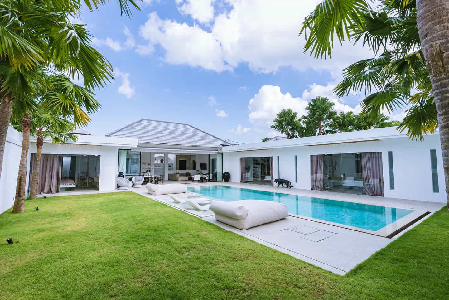 PRIME LOCATION 4 BEDROOM VILLA FOR SALE LEASEHOLD IN BERAWA BE-1875 